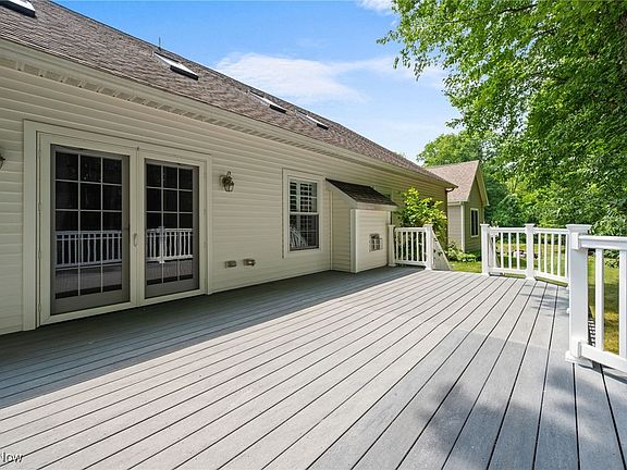 2nd image of 2652 Barnsley Way