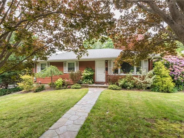 69 State St, Westerly, RI 02891