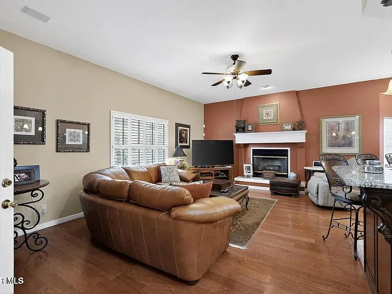 6909 Desert Canyon Dr — Photo 5