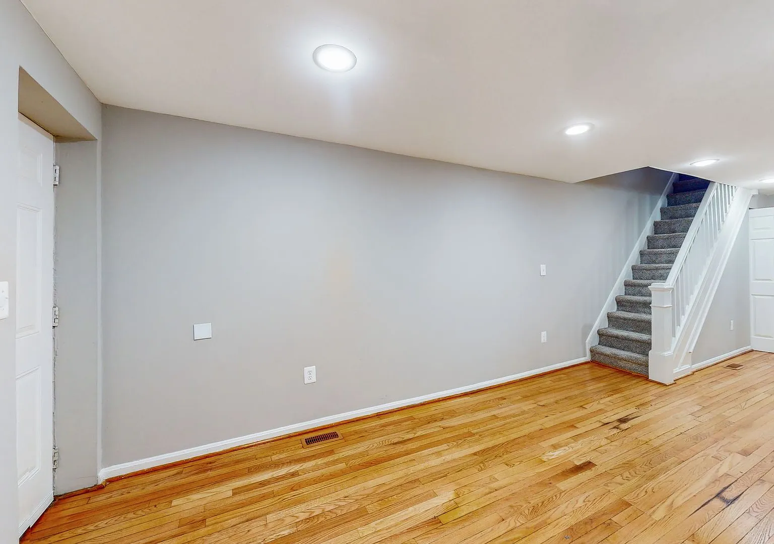 Spacious 3-Bedroom/ 2 Bathrooms home with Modern Amenities in Pigtown! — Photo 4