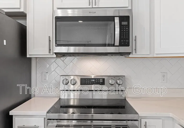 404 Avery Glenn Way — Photo 19