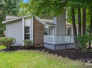 7704 Heatherdale Ct, Charlotte, NC 28212