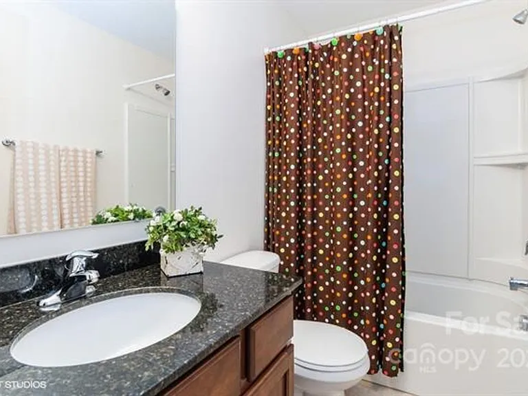 515 Alderman Ln — Photo 17