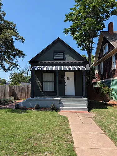 804 E Noble Ave Photo 1