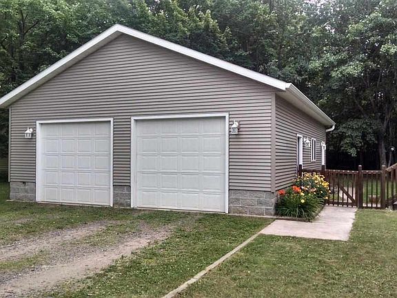 2nd image of 520 Meadowbrook Ln
