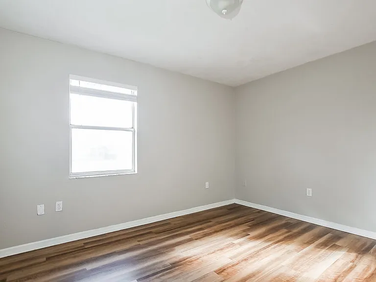1819 E Glancy Dr — Photo 10