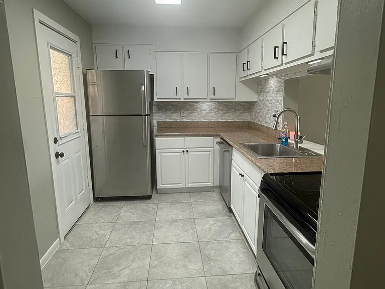 2800 NW 56th Ave #A303 — Photo 2