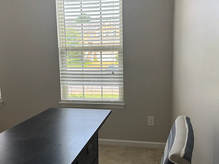 625 Stonebridge Ln — Photo 3