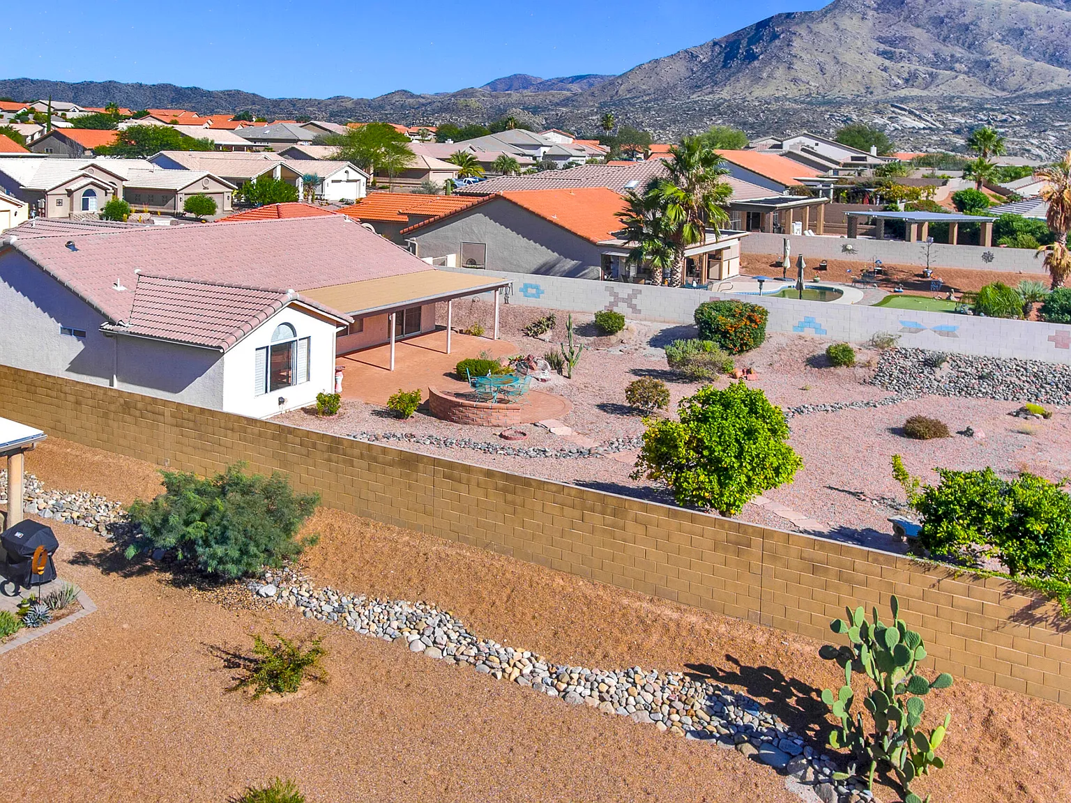3 bed, 2.0 bath, 2140 sqft, $2,000 — Photo 3