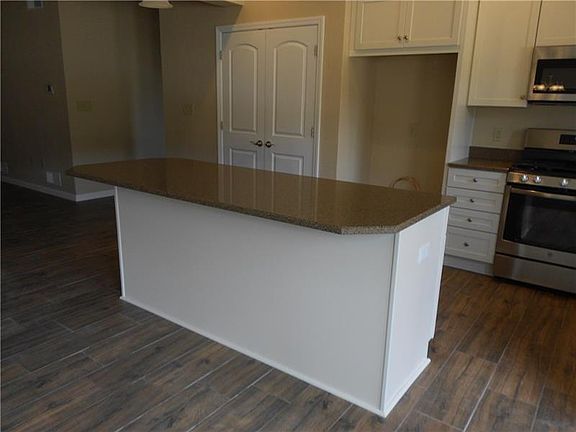 4th image of 8114 Gina Dr