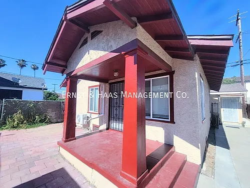 2068 Linden Ave Photo 1