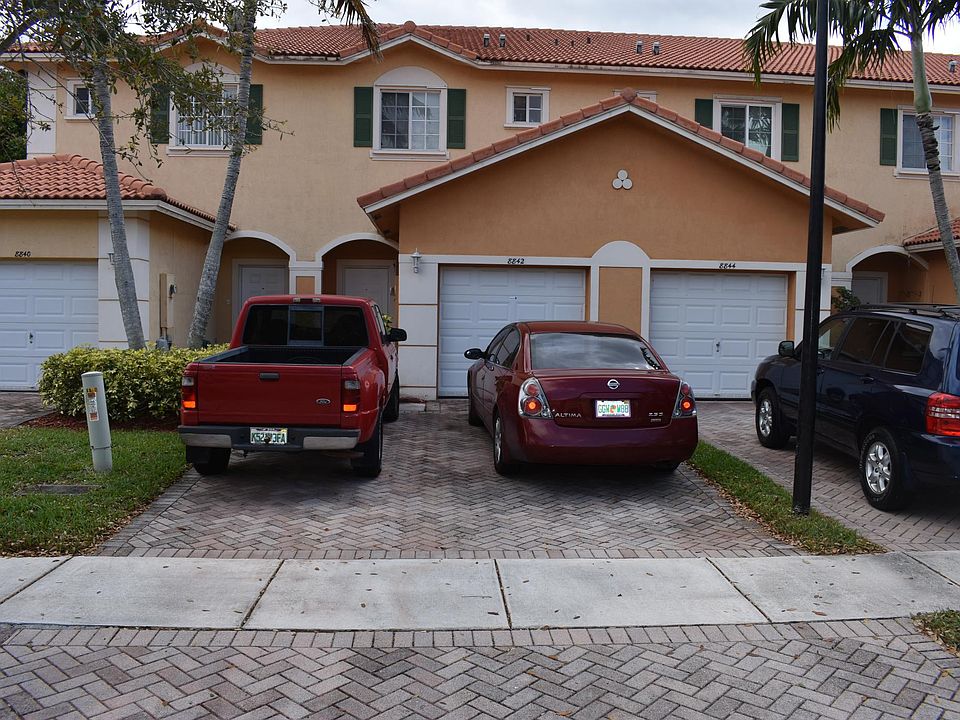 1st image of 8842 S Isles Cir