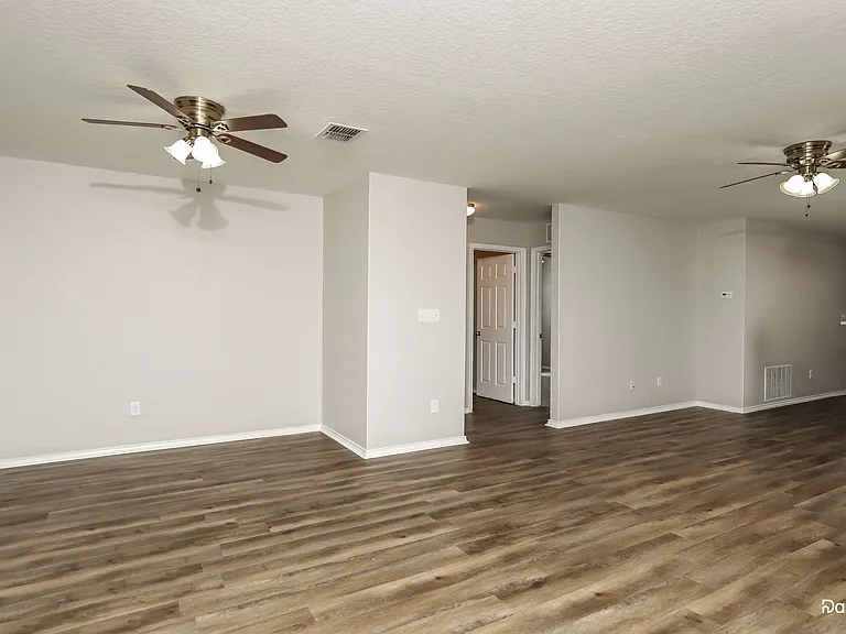 485 Auburn Park — Photo 8