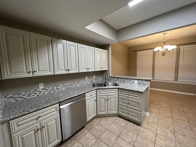 5107 Veronica Dr — Photo 15