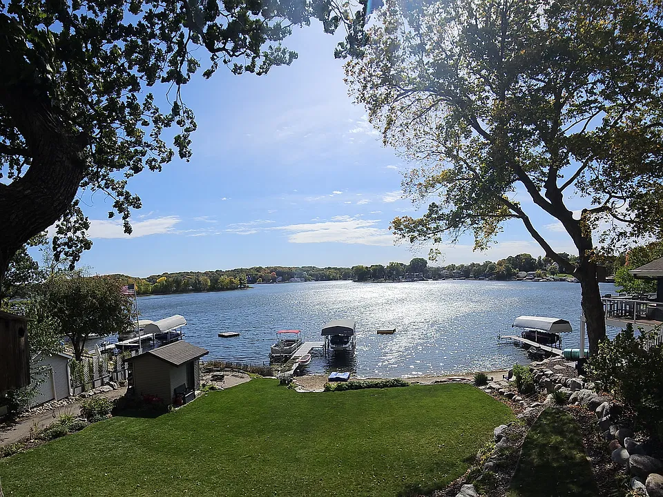 4261 Quaker Trl NE