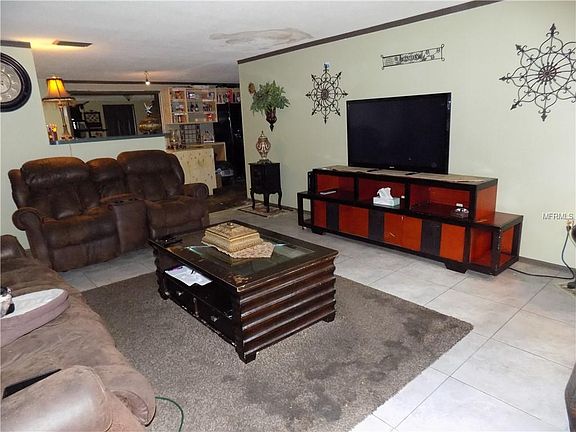 2nd image of 1010 Wildwood W