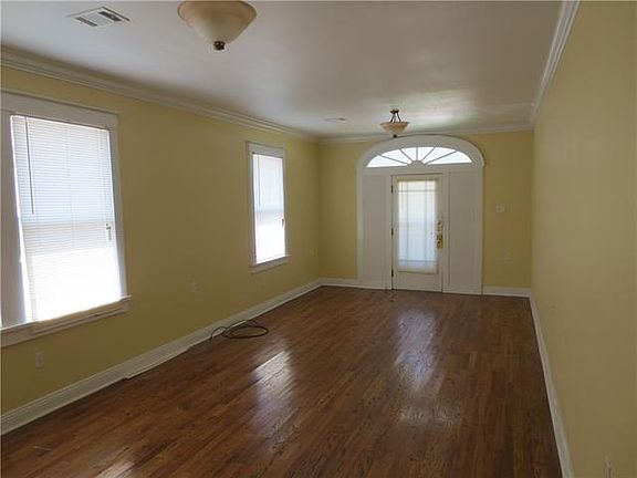 4th image of 2510 Clover St
