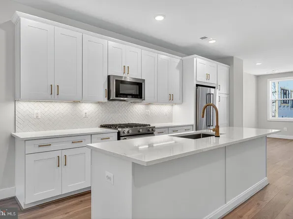 141 Shannon Mews, Alexandria, VA 22304