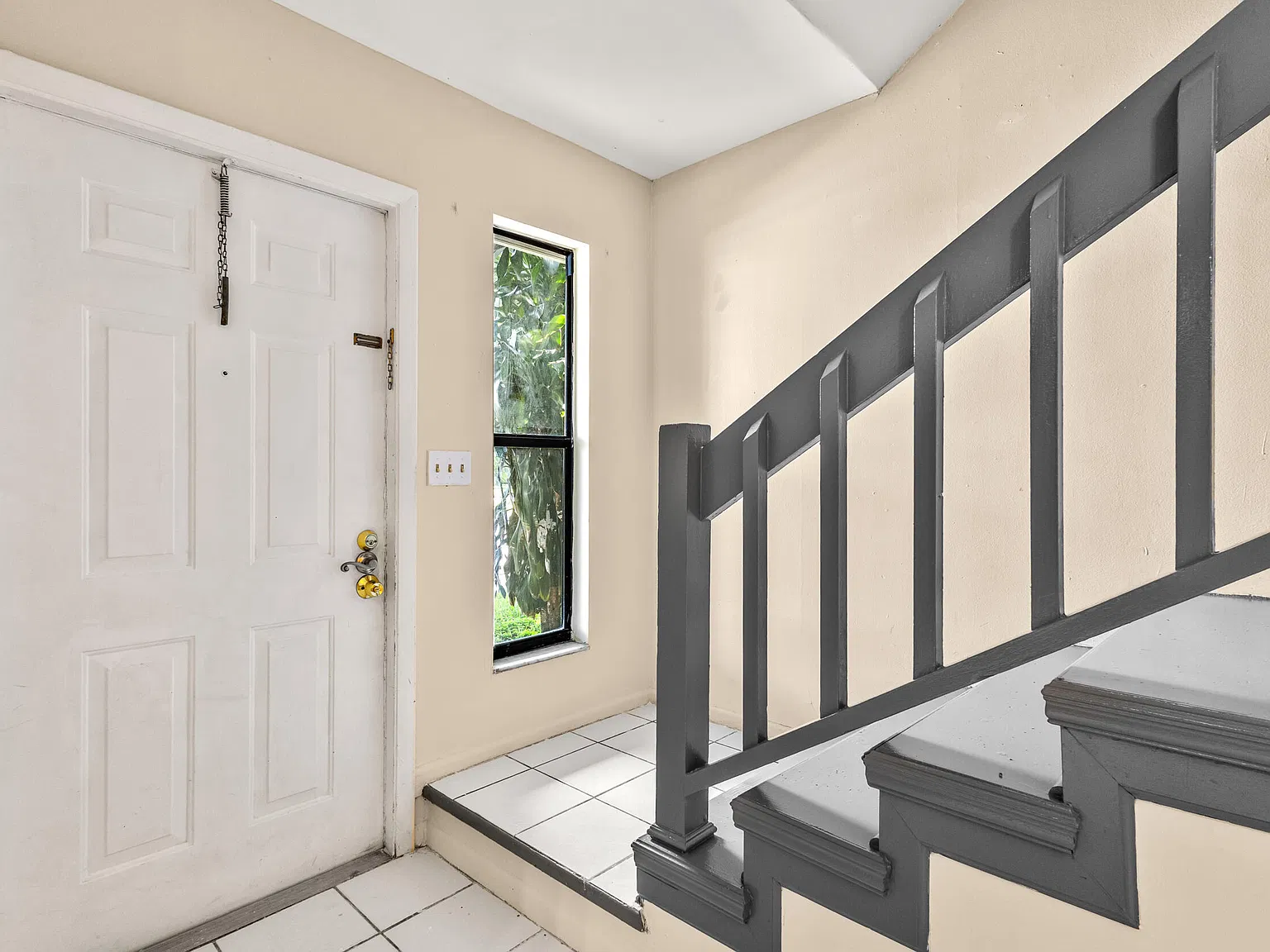 3 bed, 2.0 bath, 1226 sqft, $2,300 — Photo 4