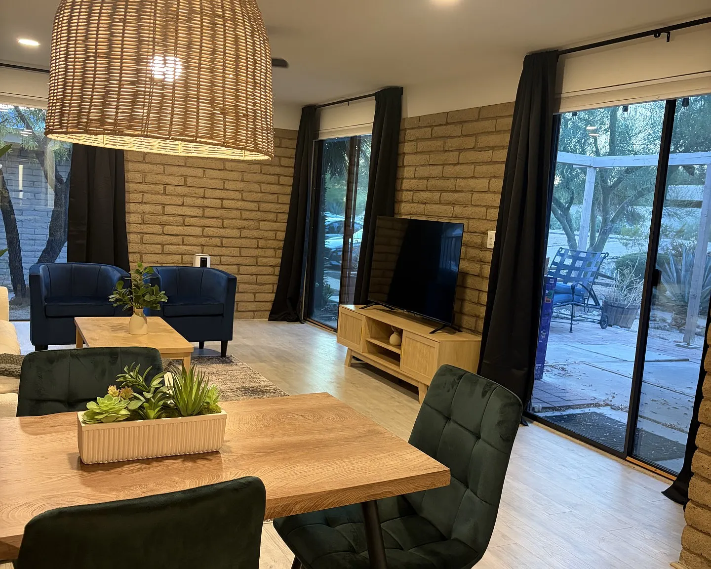 2 bed, 953 sqft, $3,450 — Photo 3