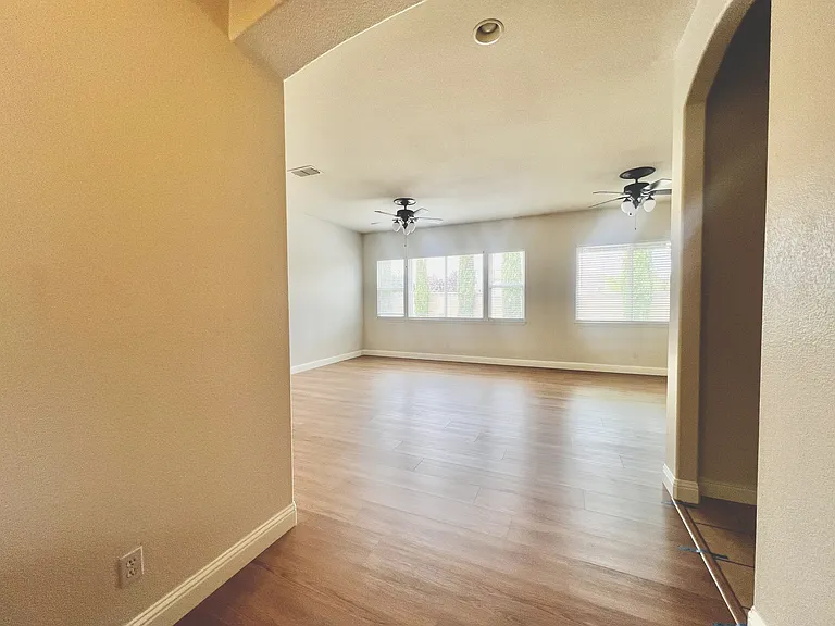 11045 Faber Way — Photo 3