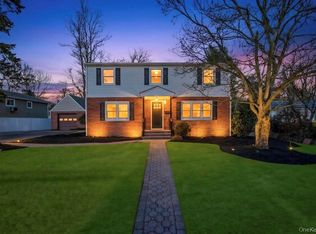 27 Landscape Drive, Wheatley Heights, NY 11798