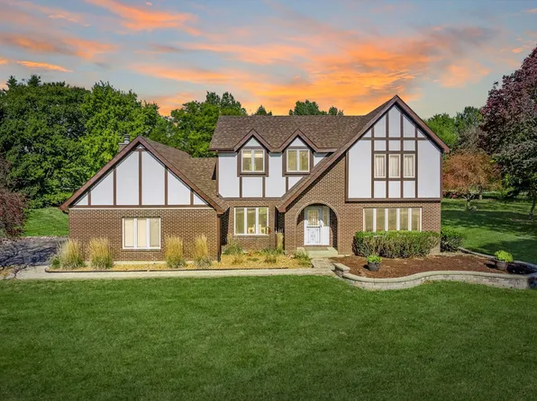 41W622 Holly Ct, Saint Charles, IL 60175