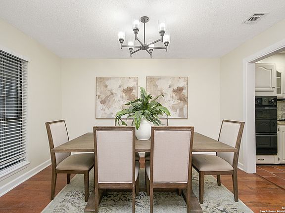 4th image of 10803 Meadow Point