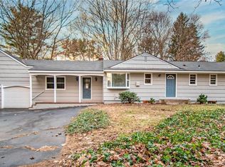 101 Fairlawn Rd, Glastonbury, CT 06033