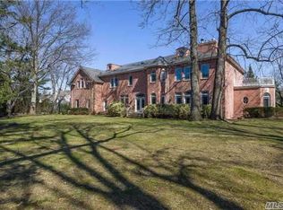 251 Adams Ln, Hewlett, NY 11557