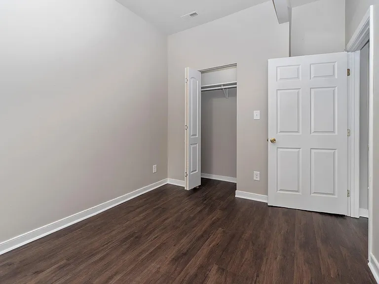 2413 Lamb Ave #4 — Photo 24