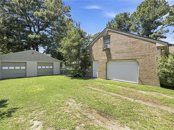 5th image of 1243 Saunders Dr