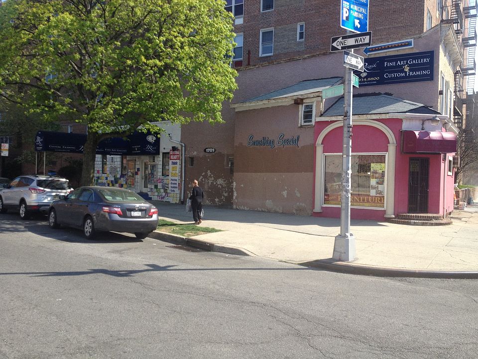2nd image of 1701 Elm Ave