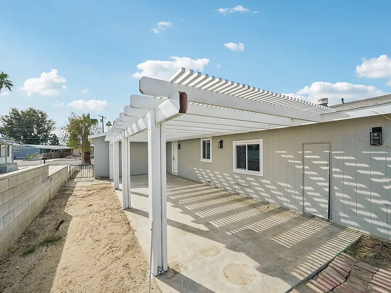 73300 Broadmoor Dr — Photo 30