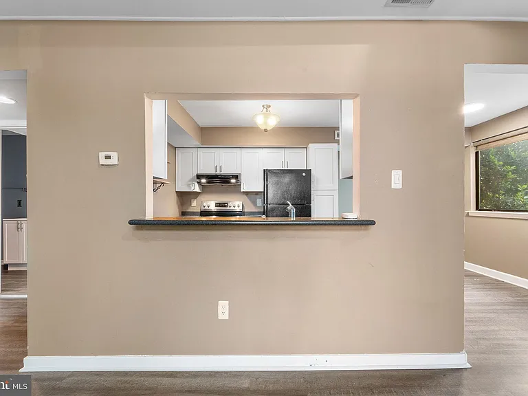 1512 Roberts Way — Photo 10
