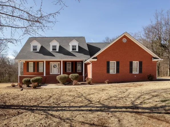 321 Briarleigh Rd, Russellville, AL 35653
