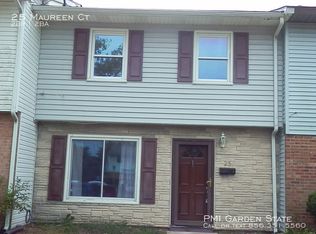 25 Maureen Ct, Sicklerville, NJ 08081