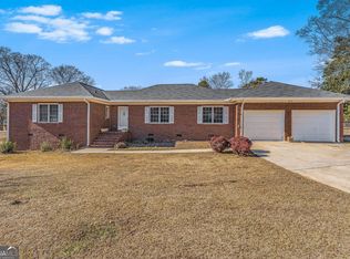 734 Athens St, Hartwell, GA 30643