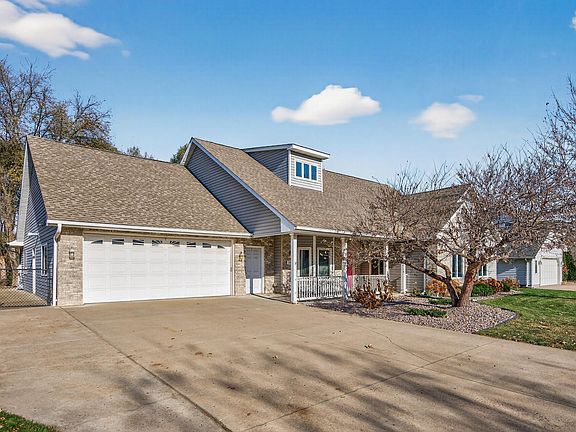 4th image of 706 Bohlken Dr