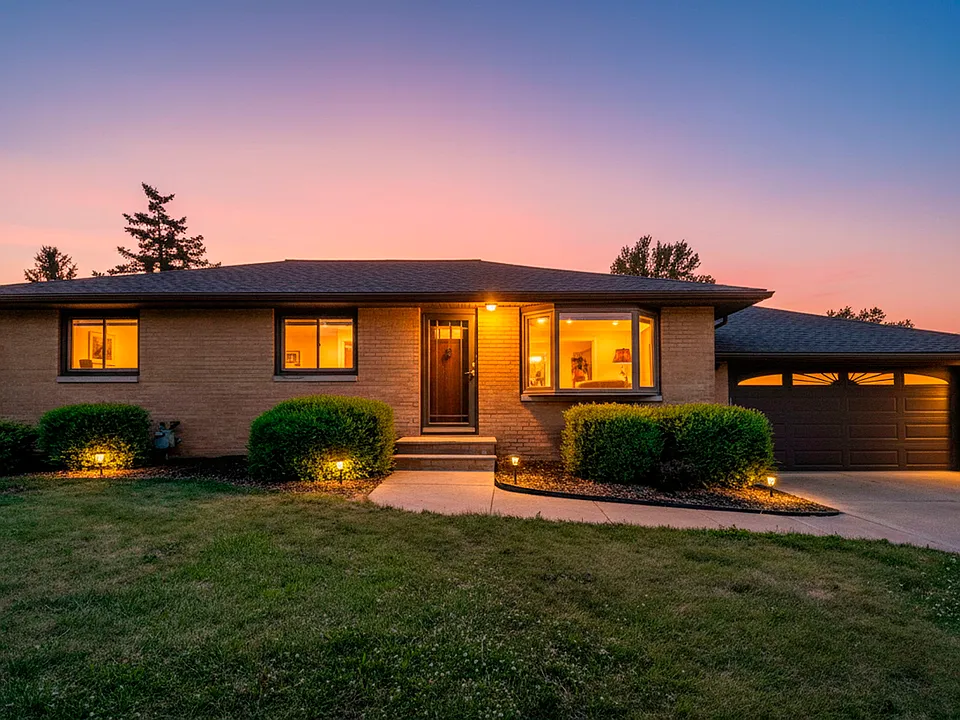248 Gladys Dr