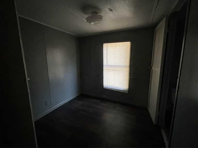 105 Scarlet Dr #20 — Photo 2