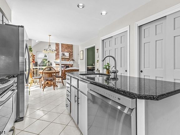 5th image of 20 Stonebridge Rd