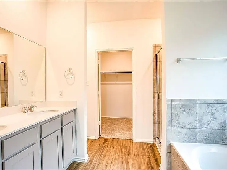 204 Coventry Dr — Photo 13