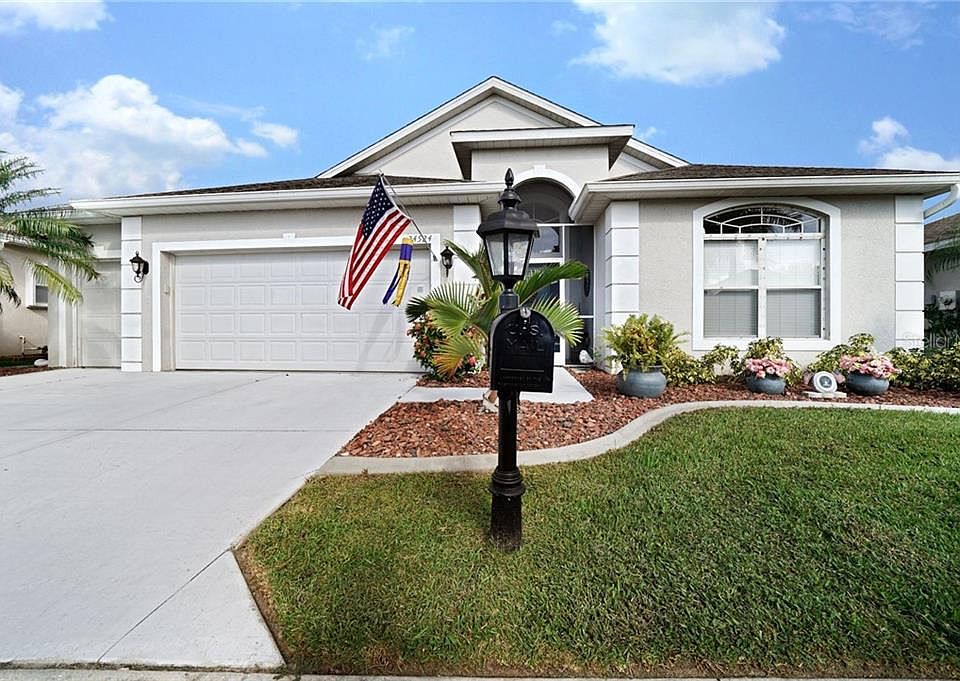 2nd image of 24524 Buckingham Way
