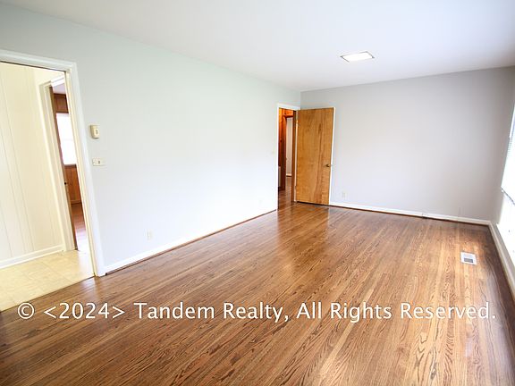 4th image of 220 Heady Dr #B