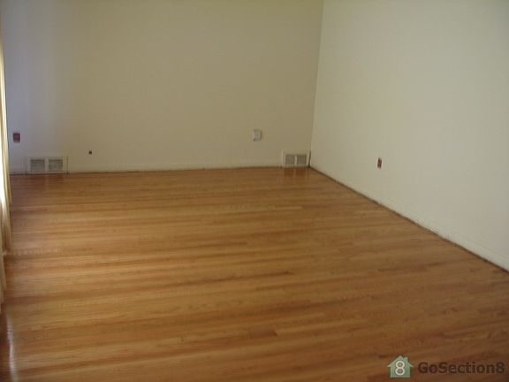 4th image of 6711 Buhr St