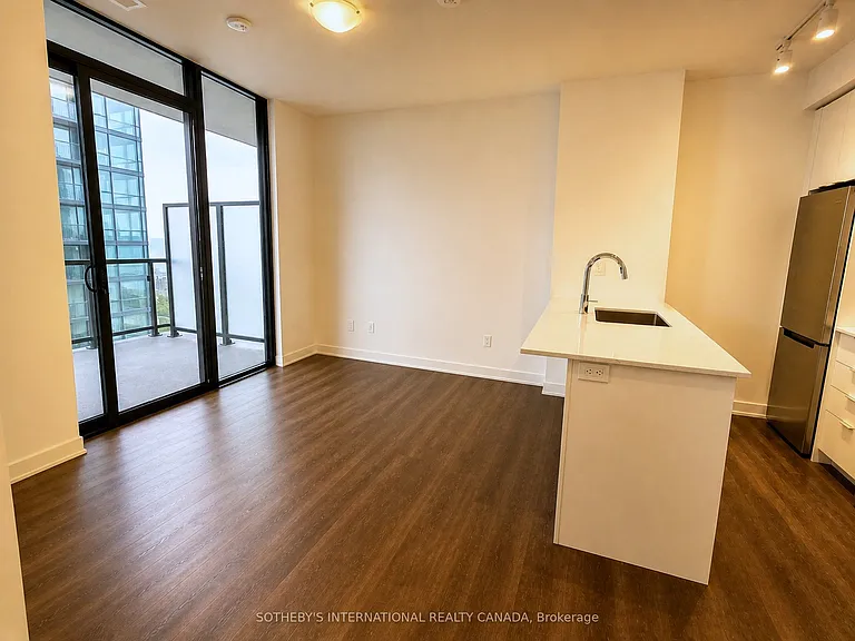 2075 Lakeshore Rd #1303 — Photo 9