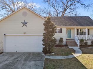 827 Roberts Rd, Newport, NC 28570