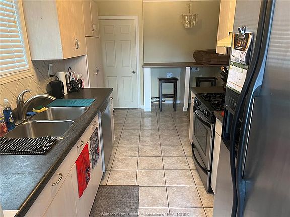 3rd image of 2797 Allyson Ave