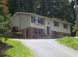 322 Berry Mountain Rd, Millersburg, PA 17061